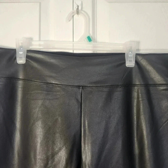 Penningtons Faux Leather Front/Polyester  Back Leggings - Size 1x - Picture 4 of 11